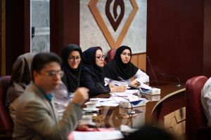 دویست و هفتمین جلسه شورای پژوهشی و اخلاق در پژوهش در مرکز قلب و عروق شهید رجایی: عکس شماره 11 / 12