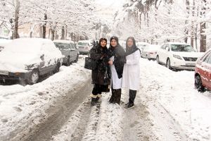 یک روز برفی در مرکز قلب و عروق شهید رجایی: عکس شماره 2 / 12