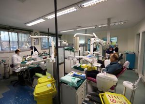 بخش دندانپزشکی مرکز قلب و عروق شهید رجایی در یک نگاه: عکس شماره 7 / 7