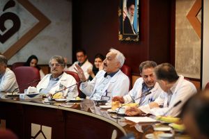 جلسه کمیته مورتالییتی مورخ 26 تیرماه سال جاری در مرکز قلب و عروق شهید رجایی: عکس شماره 6 / 12