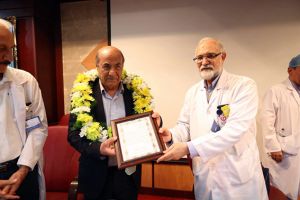 جشن بازنشستگی دکتر اکبر شاه محمدی در جلسه مورتالیتی: عکس شماره 9 / 12
